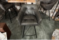 krzesła barowe Rock, hokery barowe z mikrofibry brązowe, wygodne hokery barowe