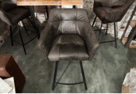 krzesła barowe Rock, hokery barowe z mikrofibry brązowe, wygodne hokery barowe
