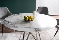 Biały stół okrągły 120 cm z efektem marmuru Jaimie, stół okrągły do jadalni, okrągłe stoły do jadalni, biały stół okrągły