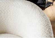 Fotel biały boucle Teddy, fotel obrotowy 360 biały, fotel biały teddy, fotel do salonu biały teddy, fotel do