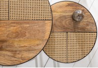 zestaw dwóch okrągłych stolików z drewna i rattanu Vienna Round, stoliki wsuwane pod siebie